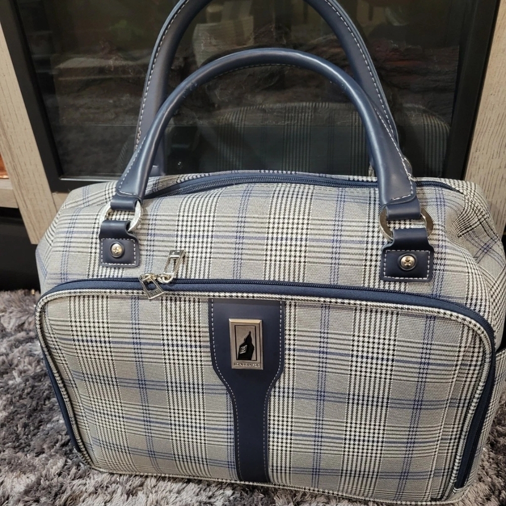 London Fog Kensington 17 Inch Deluxe Cabin Bag Blue Tan Plaid One Size